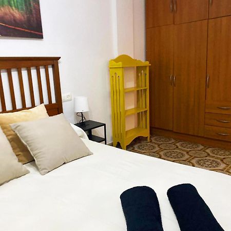 Valencia Well Located Shared Apartment ภายนอก รูปภาพ