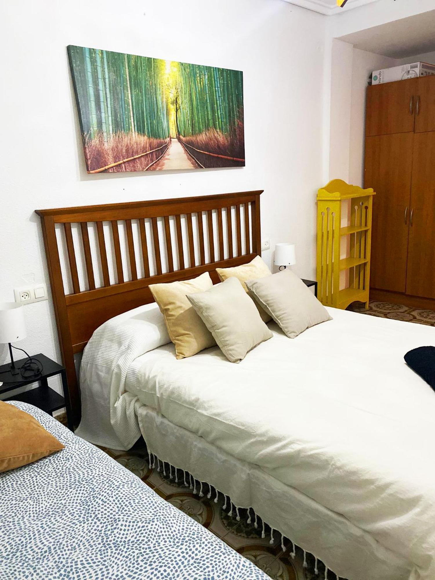 Valencia Well Located Shared Apartment ภายนอก รูปภาพ