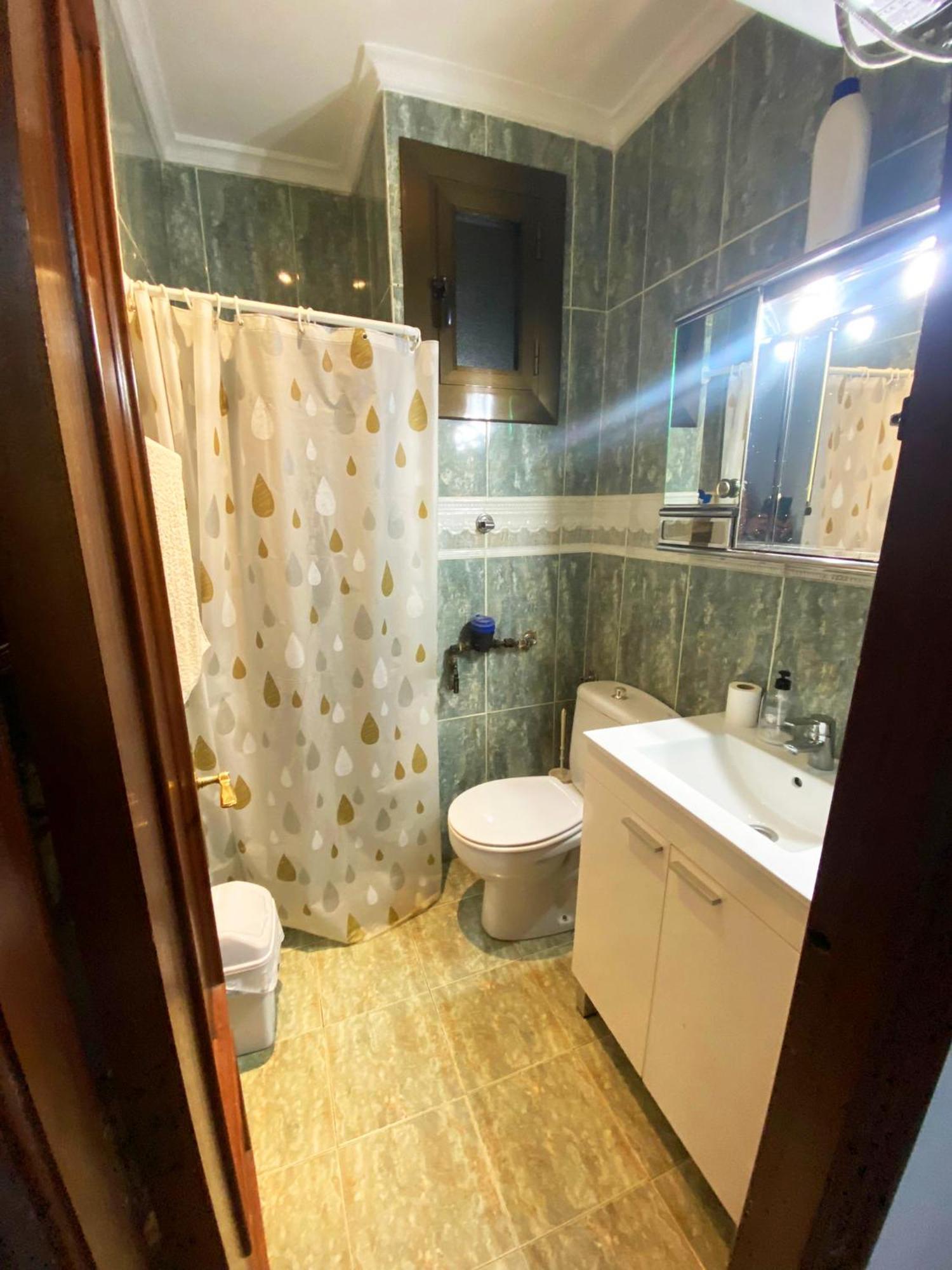 Valencia Well Located Shared Apartment ภายนอก รูปภาพ